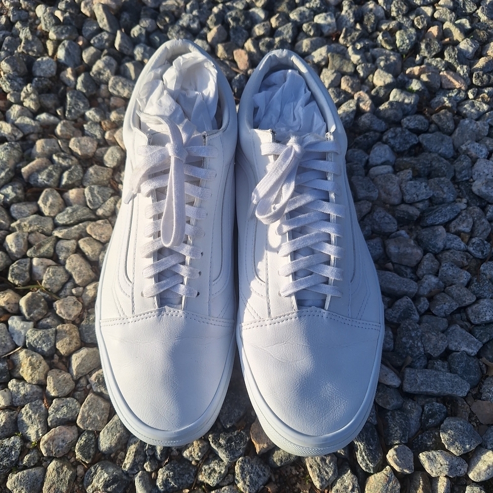 Vans Old Skool Classic All-White Men's Sneakers 12 - Picture 5 of 16
